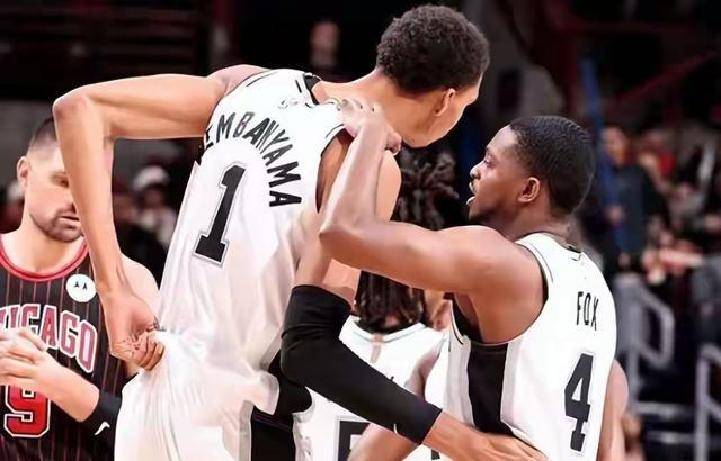 南宫入口 -包含集结日社区盾焦点战，明尼苏达森林狼远射贴柱，底气十足，赛程密集仍需轮换的词条